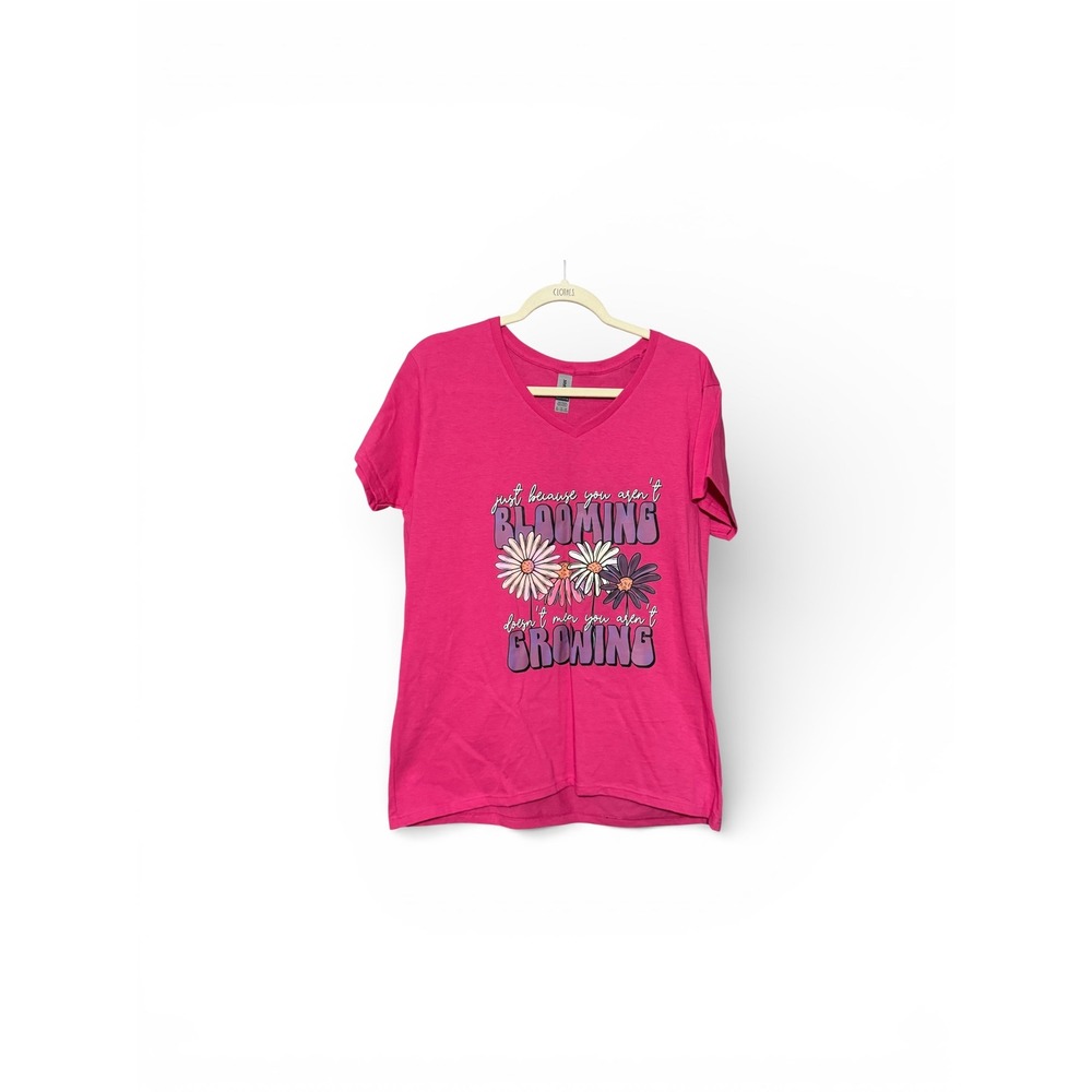 Gildan Pink Blooming Growing Daisy Graphic V-Neck T-Shirt Womens XL Heavy Cotton
